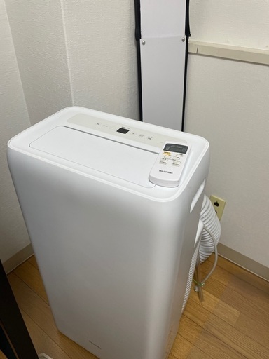 アイリスオーヤマ　ポータブルエアコン:IPA-3521GH-W