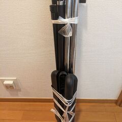 ハンガーラック(2台、キャスターなし) 無料(現地お渡し)の画像