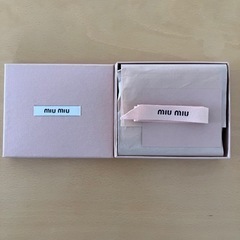 miumiu  財布の画像
