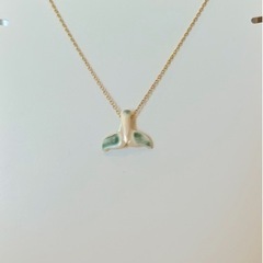 夜光貝ホエールテールネックレスの画像