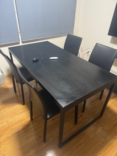 boconcept   ダイニングテーブルとイス