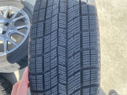車のパーツ タイヤ、ホイール