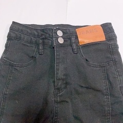 【美品】フロントスリット　ブラックデニムパンツ　フレアパンツの画像