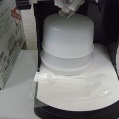 【新品・未使用品】ドウシシャ(DOSHISHA) 電動 ふわふわ とろ雪 かき氷器 製氷カップ2個付き(Mサイズ)の画像