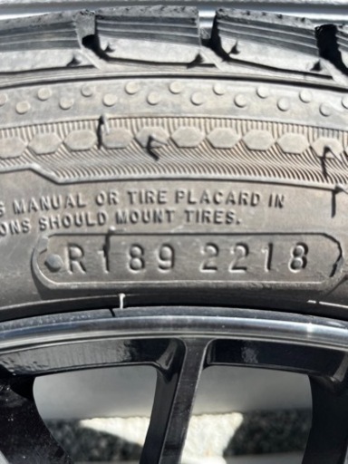 車のパーツ タイヤ、ホイール