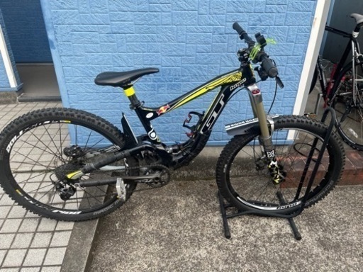 自転車 クロスバイク　マウンテンバイク　MTB  工具、空気入れ、マウント代付き