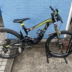 自転車 クロスバイク　マウンテンバイク　MTB  工具、空気入れ、マウント代付き　　