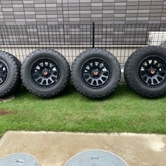 車のパーツ タイヤ、ホイール