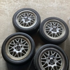 車のパーツ タイヤ、ホイール