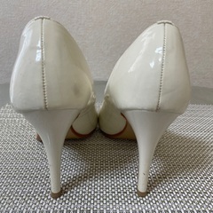 白︎✿パンプスの画像