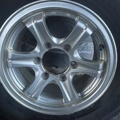 ハイエース　スタッドレス　タイヤホイール4本の画像