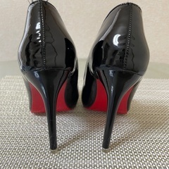 パンプス︎✿黒エナメル赤ソール👠の画像