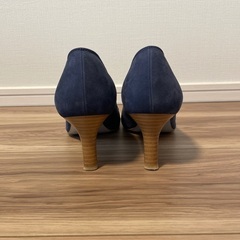 オデットエオディール　パンプス　ネイビー　24.5cmの画像