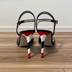 箱あり•美品　Giorgio Armani　ハイヒール　トリコロールカラー　サイズ39の画像