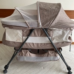ベビーベッド　折り畳み式　可動式