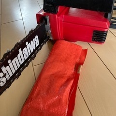 電動チェーンソーの画像