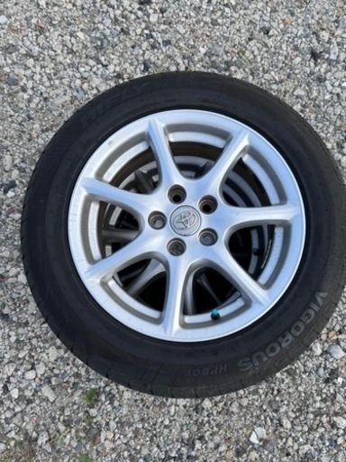 車のパーツ タイヤ、ホイール