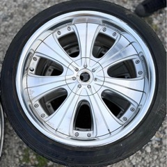 車のパーツ タイヤ、ホイール