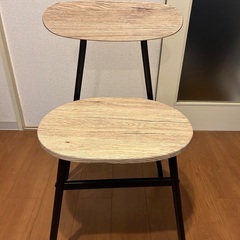 ダイニングテーブルど椅子のセットの画像