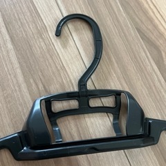 クリーニングハンガー　プラスチックハンガー　黒　同型　50本の画像