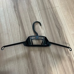 クリーニングハンガー　プラスチックハンガー　黒　同型　50本の画像