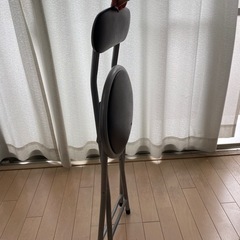 折りたたみイスの画像