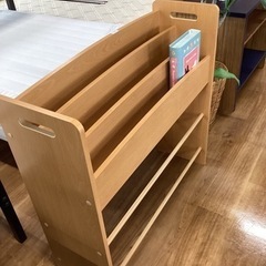 マガジンラック【町田市再生家具】　240542の画像