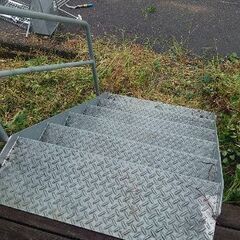 『買えば高い❗作れる人がいない❗』鉄板の階段  これは重宝❗❗◑サイズ 約 間口120✕奥行150✕高さ(階段)100・手すりまで170の画像