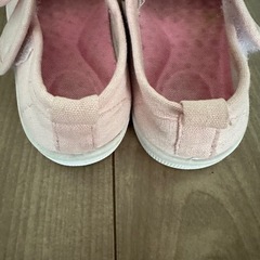 リボン付きマジックテープ上履きの画像