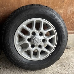 車のパーツ タイヤ、ホイール