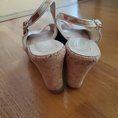 美品♥️コルク厚底サンダル　Mの画像