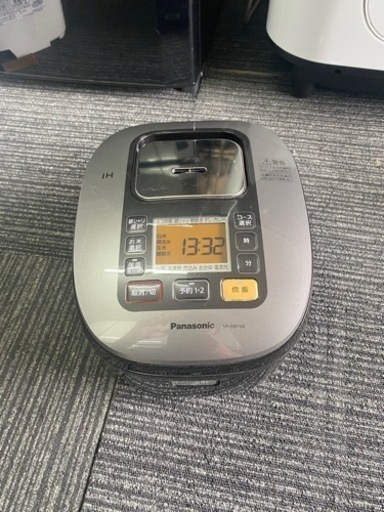 配送可能　保証付き　パナソニック 5.5合 炊飯器 IH式 ホワイト SR-HB104