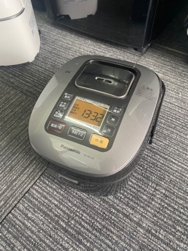 配送可能　保証付き　パナソニック 5.5合 炊飯器 IH式 ホワイト SR-HB104