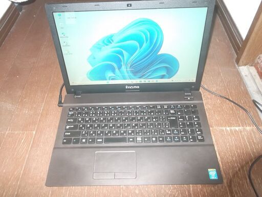 美品　薄型イイヤマのノートパソコン　Windows11　SSD120