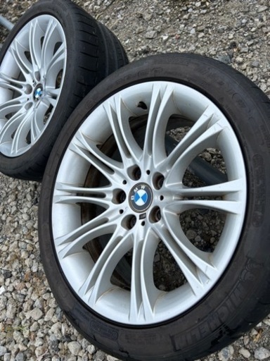 車のパーツ タイヤ、ホイール