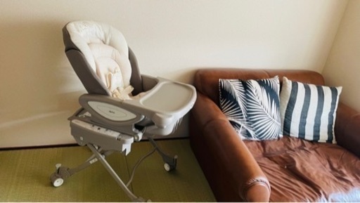 167.美品 定価5万円　アップリカ Aprica ユラリズム オート AB子供用品 ベビー用品 ベビーラック、ベビーチェア　ハイローチェア　ハイローベット　電動