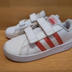 アディダススニーカー