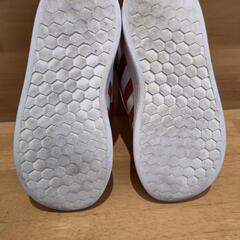 アディダススニーカーの画像