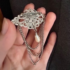 服/ファッション アクセサリー ブローチの画像