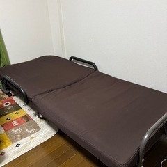 折りたたみ　
シングルベッド