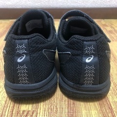 asics 19cmシューズ　BLACK✖️GOLDの画像