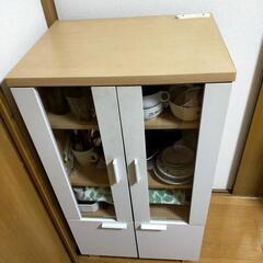 (6月7日廃棄予定)白い食器棚