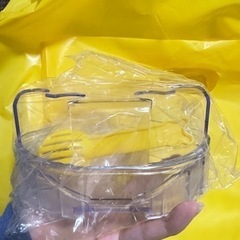 小動物用粉シャンプー、ブラシ・ハムスター用トイレ（未使用）　　