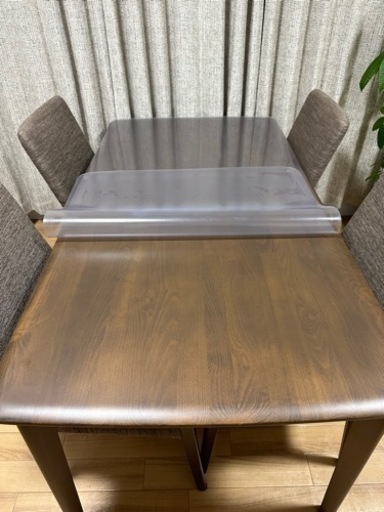 【中古美品】ダイニングテーブル　椅子4脚セット　抗菌FPマット付き