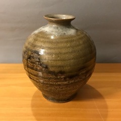 味わいのある壺　花瓶の画像