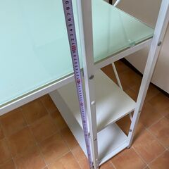 【終了しました】　取りに来てくださる方限定　棚付きガラスデスク差し上げます【少々難あり】の画像