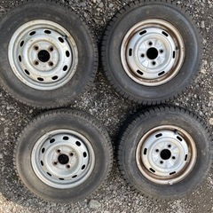 スタッドレスホイール付き4本引き渡し予定者有り