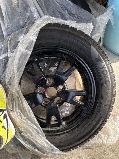 車のパーツ タイヤ、ホイール