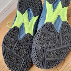 バトミントンシューズ　23.5cm　ヨネックス　パワークッション840ミッドの画像