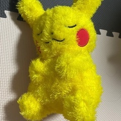 ピカチュウ ぬいぐるみ 2点の画像